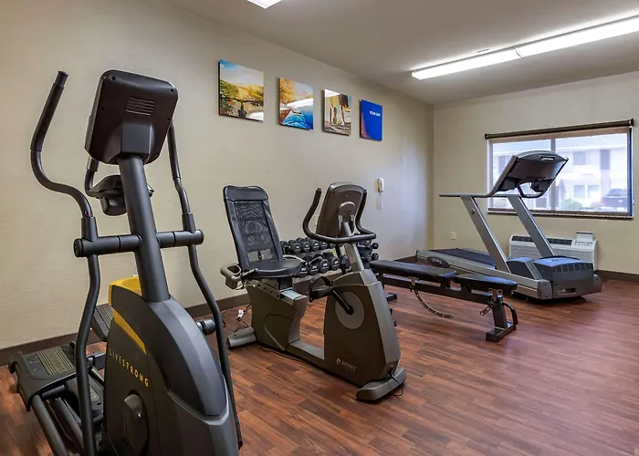 Hotel Comfort - Quad Cities 3*