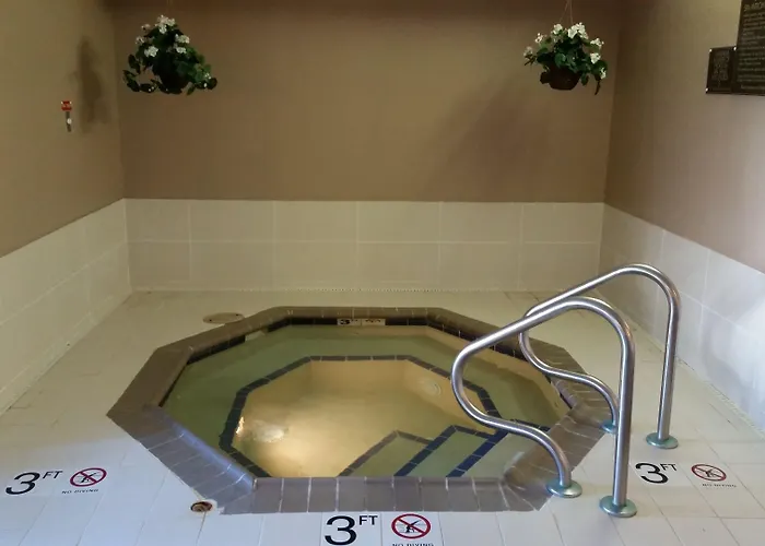 Comfort - Quad Cities Hotel 3*
