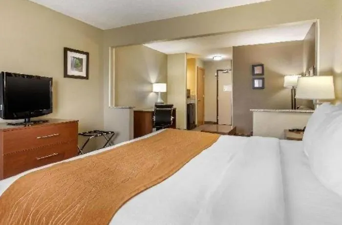 Comfort - Quad Cities Hotel Moline