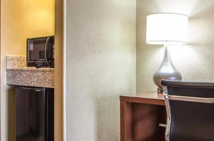 Hotel Comfort - Quad Cities Moline