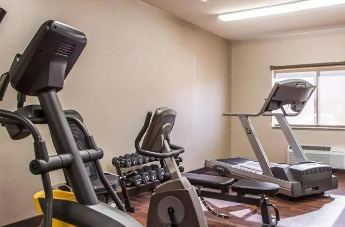 Hotel Comfort - Quad Cities 3*